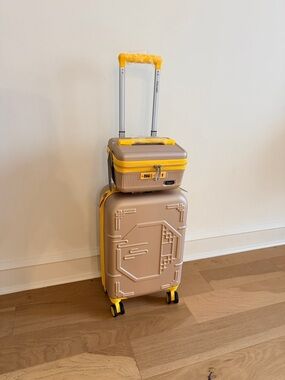 2-Piece Carry On Luggage Set 20” Rolling Suitcase + 12” Makeup Bag TSA Lock